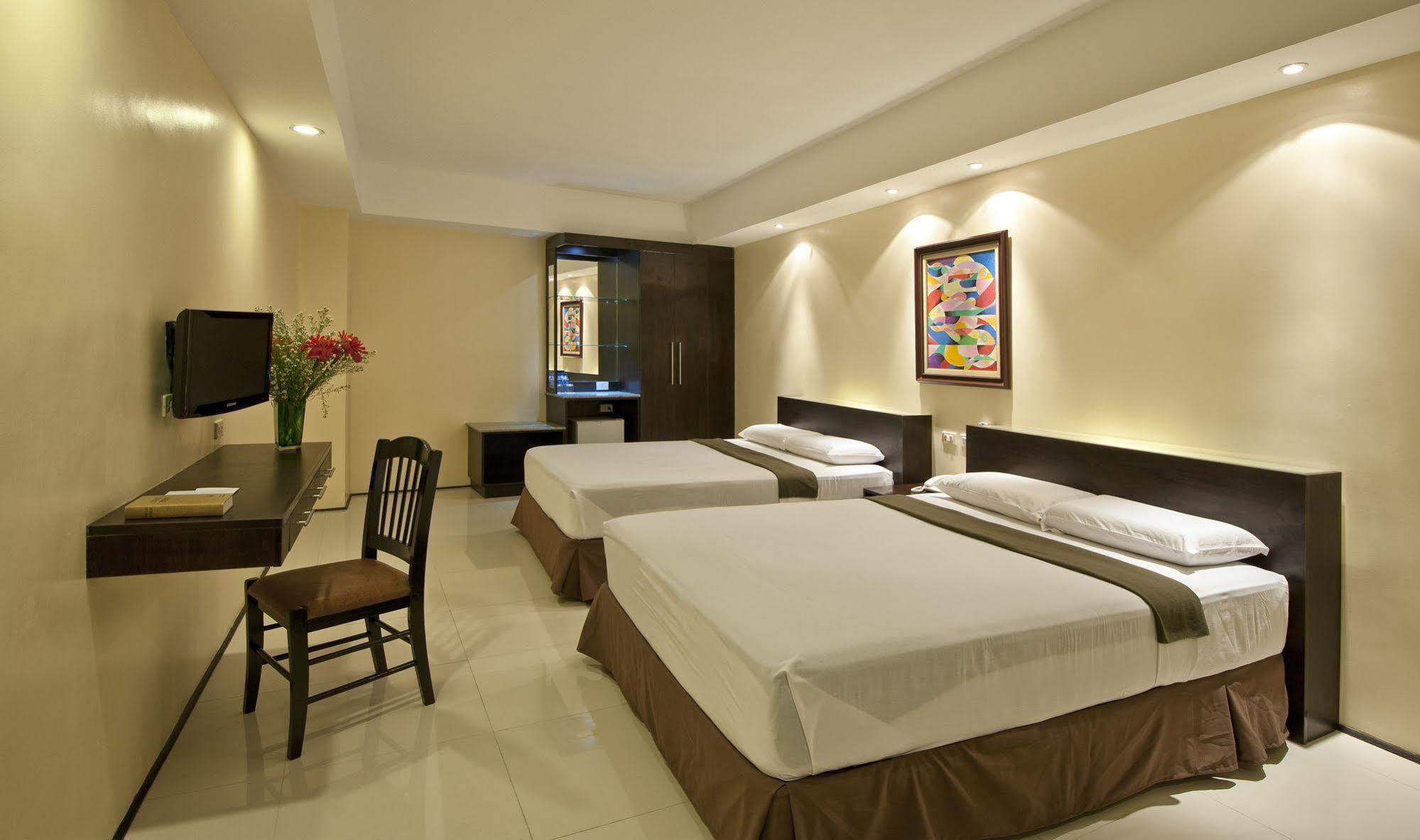 M Citi Suites Cebu Bagian luar foto