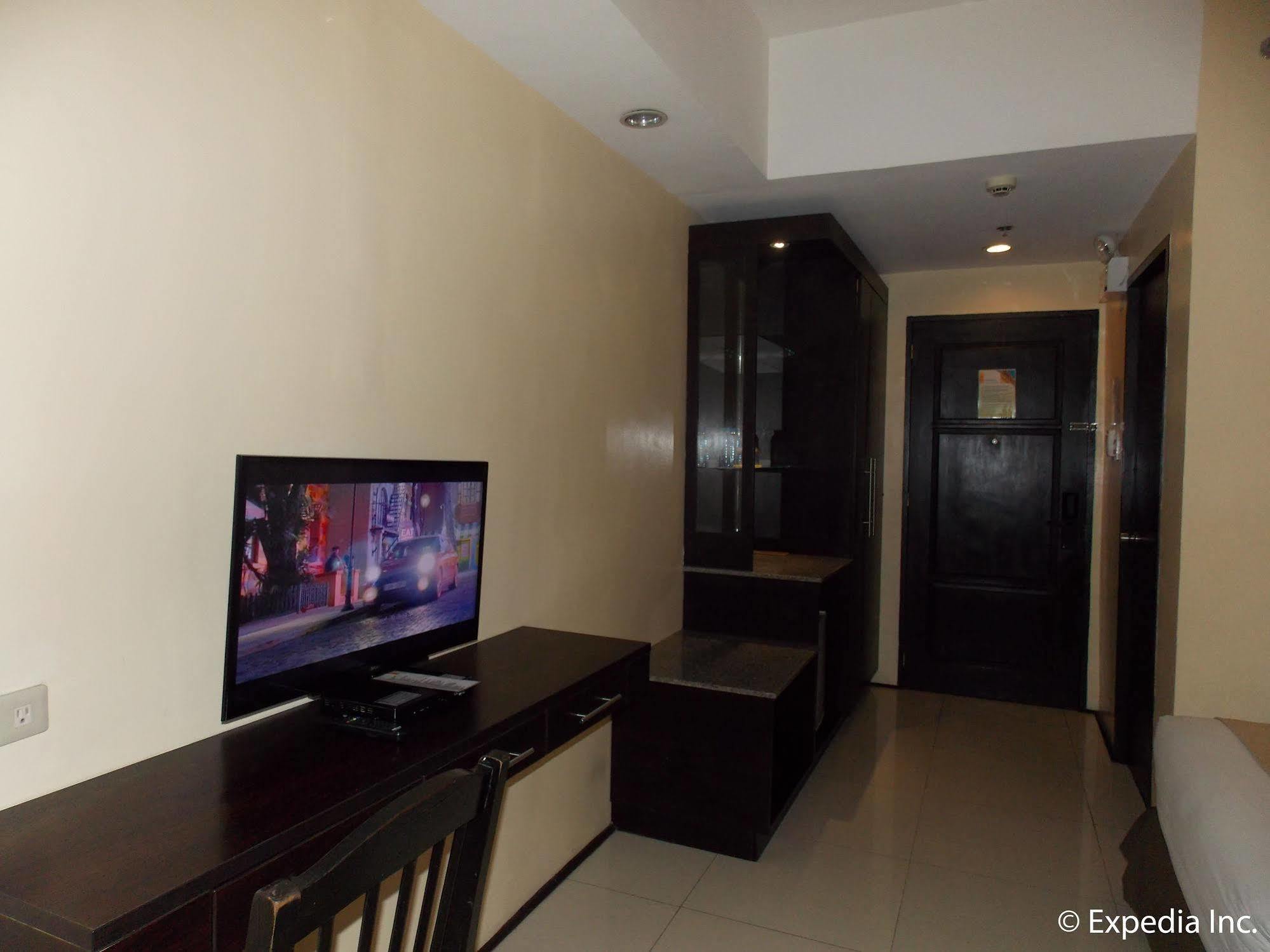 M Citi Suites Cebu Bagian luar foto